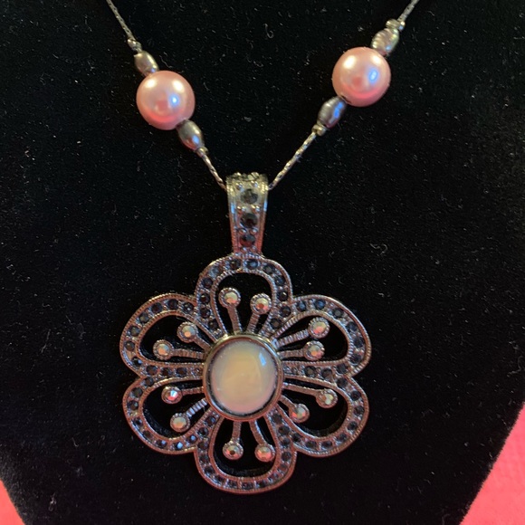Lia Sophia Jewelry - 🛍SALE! 🛍 Lia Sophia necklace